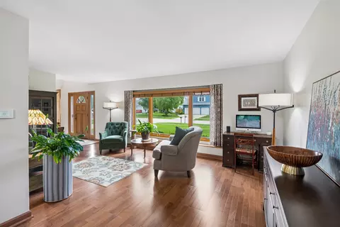 Living - 3080 Mini Dr, Wadsworth, IL 60083 photo 1 of 4