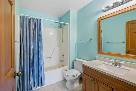 Bath - 3080 Mini Dr, Wadsworth, IL 60083 photo 3 of 3