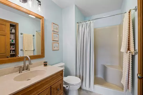 Bath - 3080 Mini Dr, Wadsworth, IL 60083 photo 2 of 3