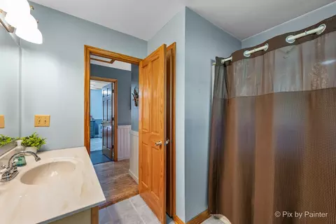 Bath - 2116 N Pebble Dr, Mchenry, IL 60051 photo 3 of 4