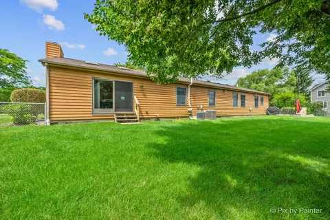 Exterior - 2116 N Pebble Dr, Mchenry, IL 60051 photo 5 of 8