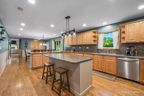 Kitchen - 2116 N Pebble Dr, Mchenry, IL 60051 photo 2 of 4