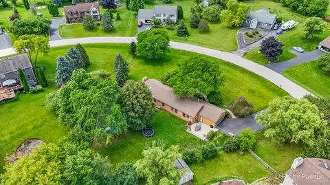 View/Area - 2116 N Pebble Dr, Mchenry, IL 60051 photo 5 of 7