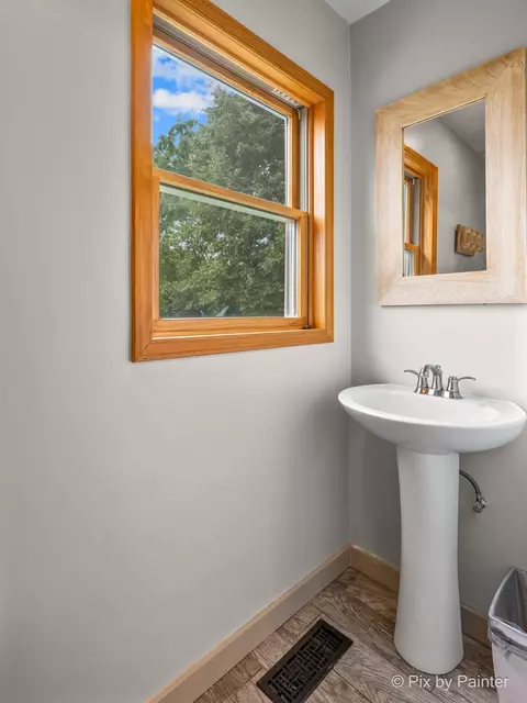 Bath - 2116 N Pebble Dr, Mchenry, IL 60051 photo 4 of 4