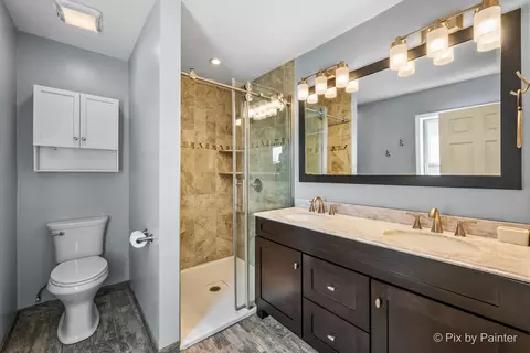 Bath - 2116 N Pebble Dr, Mchenry, IL 60051 photo 1 of 4