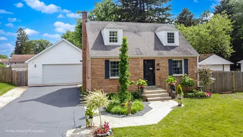 2211 N Bonnie Brook Ln, Waukegan, IL 60087