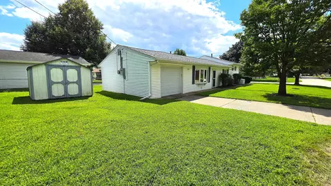 Exterior - 208 E 8th Ave, Colona, IL 61241 photo 8 of 8