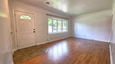 Living - 208 E 8th Ave, Colona, IL 61241 photo 3 of 3