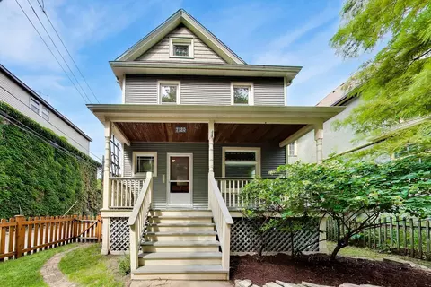 7120 N Ashland Blvd, Chicago, IL 60626