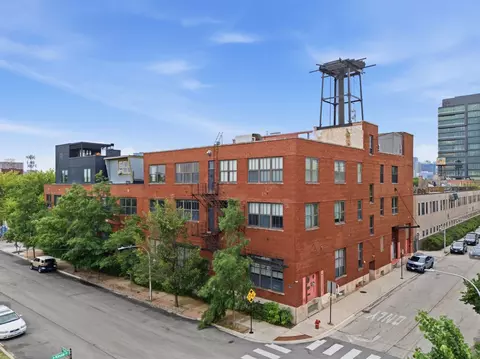 407 N Elizabeth St N #302, Chicago, IL 60642