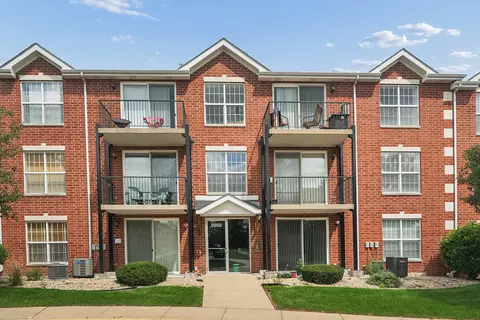 9800 Liberty Cir #1W, Orland Park, IL 60467