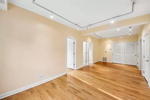Living - 841 E 52nd St #3, Chicago, IL 60615 photo 4 of 5