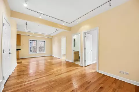 Living - 841 E 52nd St #3, Chicago, IL 60615 photo 2 of 5