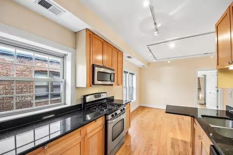 Kitchen - 841 E 52nd St #3, Chicago, IL 60615 photo 2 of 4