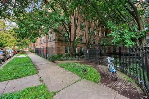 Exterior - 841 E 52nd St #3, Chicago, IL 60615 photo 2 of 4