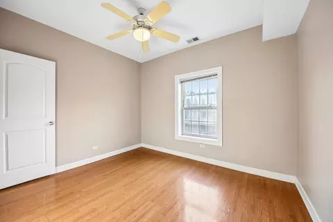 Bedroom - 841 E 52nd St #3, Chicago, IL 60615 photo 4 of 13