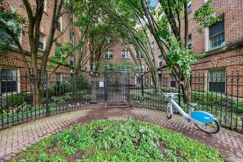 Exterior - 841 E 52nd St #3, Chicago, IL 60615 photo 4 of 4