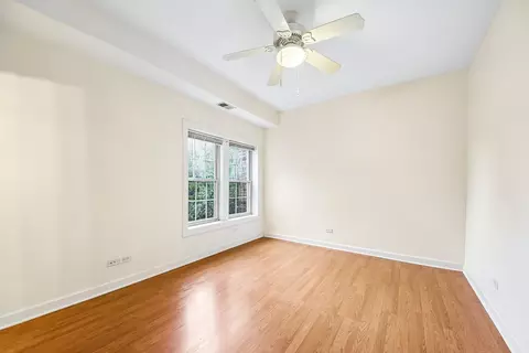 Bedroom - 841 E 52nd St #3, Chicago, IL 60615 photo 12 of 13