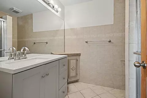 Bath - 1457 Beaumont Cir, Bartlett, IL 60103 photo 1 of 3