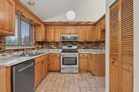 Kitchen - 1457 Beaumont Cir, Bartlett, IL 60103 photo 1 of 2