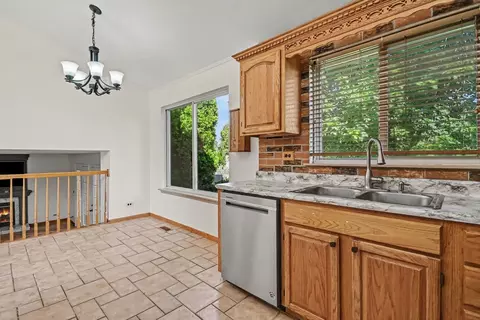 Kitchen - 1457 Beaumont Cir, Bartlett, IL 60103 photo 2 of 2