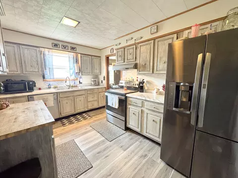 Kitchen - 1143 Oak St, Eldena, IL 61324 photo 2 of 3