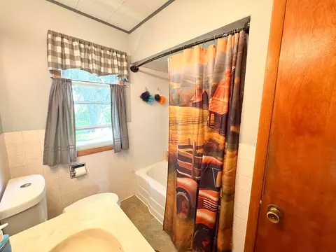 Bath - 1143 Oak St, Eldena, IL 61324 photo 2 of 3