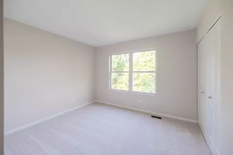 Bedroom - 1401 Bridgehampton Dr, Plainfield, IL 60586 photo 3 of 4