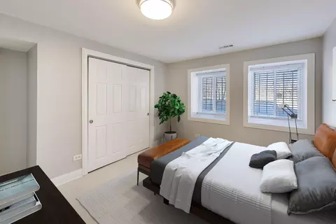 Bedroom - 313 E 60th St #1, Chicago, IL 60637 photo 5 of 13