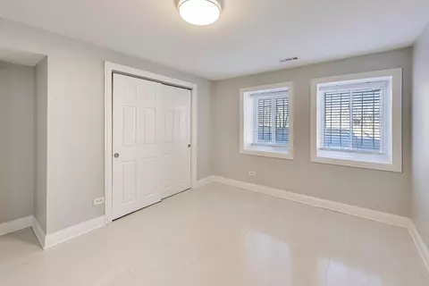 Bedroom - 313 E 60th St #1, Chicago, IL 60637 photo 6 of 13