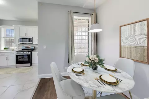 Dining - 313 E 60th St #1, Chicago, IL 60637 photo 2 of 3