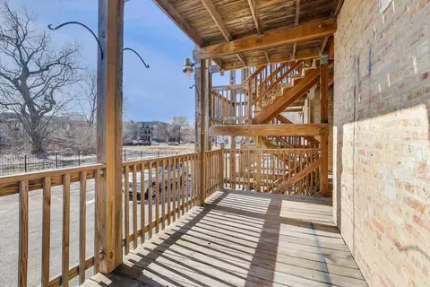 Exterior - 313 E 60th St #1, Chicago, IL 60637 photo 3 of 4