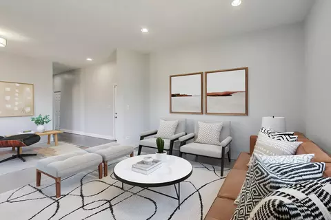 Living - 313 E 60th St #1, Chicago, IL 60637 photo 7 of 9