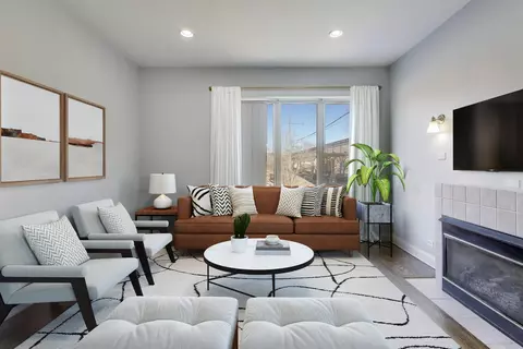 Living - 313 E 60th St #1, Chicago, IL 60637 photo 1 of 9