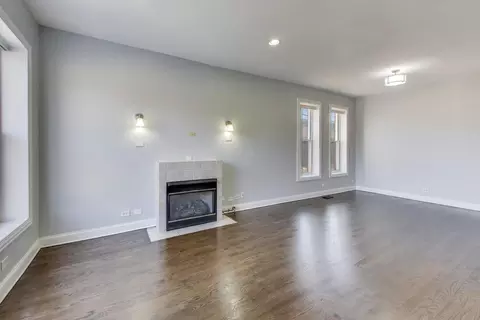 Living - 313 E 60th St #1, Chicago, IL 60637 photo 6 of 9