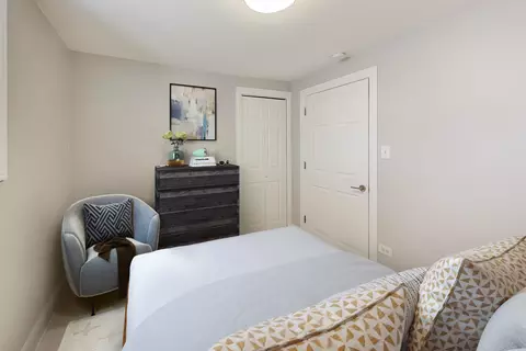 Bedroom - 313 E 60th St #1, Chicago, IL 60637 photo 12 of 13