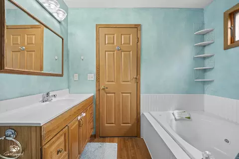 Bath - 246 Teal Ln, Braidwood, IL 60408 photo 3 of 3