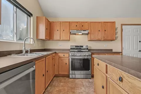 Kitchen - 2220 White Eagle Dr, Plainfield, IL 60586 photo 1 of 3