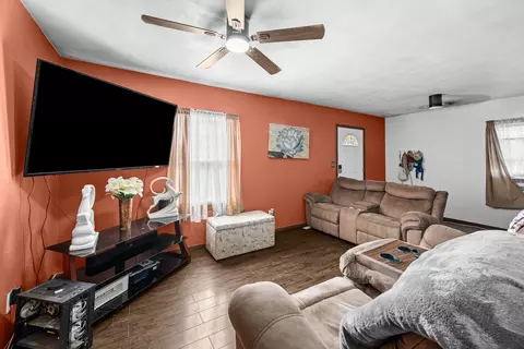 Other - 515 8th St, Silvis, IL 61282 photo 3 of 9