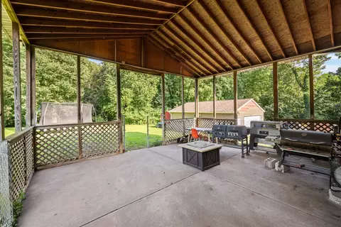 Exterior - 515 8th St, Silvis, IL 61282 photo 3 of 10