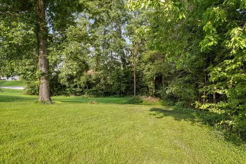Exterior - 515 8th St, Silvis, IL 61282 photo 7 of 10