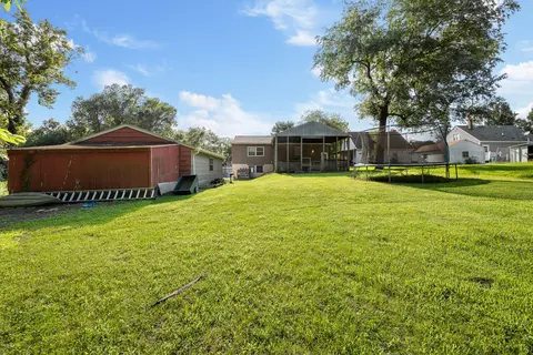 Exterior - 515 8th St, Silvis, IL 61282 photo 6 of 10