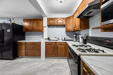 Kitchen - 515 8th St, Silvis, IL 61282 photo 3 of 3