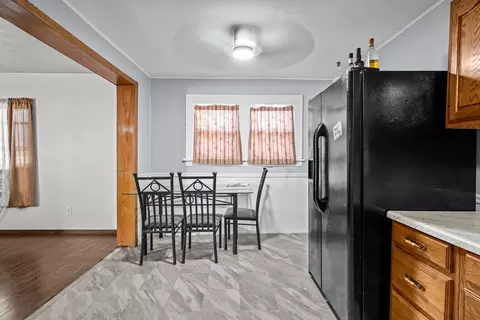 Dining - 515 8th St, Silvis, IL 61282 photo 1 of 1