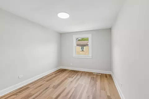 Bedroom - 852 Colonial Dr #E, Wheeling, IL 60090 photo 2 of 5