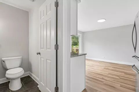 Entry Way - 852 Colonial Dr #E, Wheeling, IL 60090 photo 2 of 5