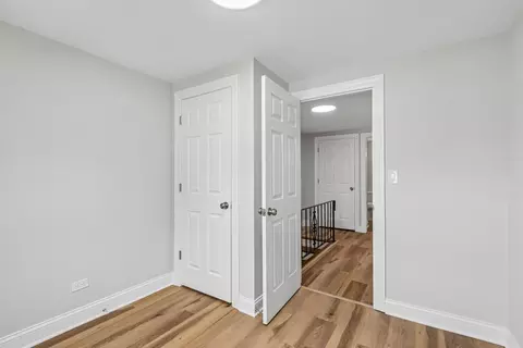 Entry Way - 852 Colonial Dr #E, Wheeling, IL 60090 photo 5 of 5
