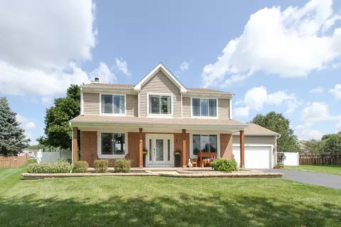 465 Spring Ridge Dr, Crystal Lake, IL 60012