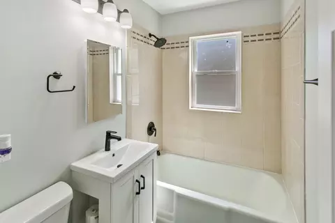 Bath - 9516 Jackson Ave, Brookfield, IL 60513 photo 1 of 3
