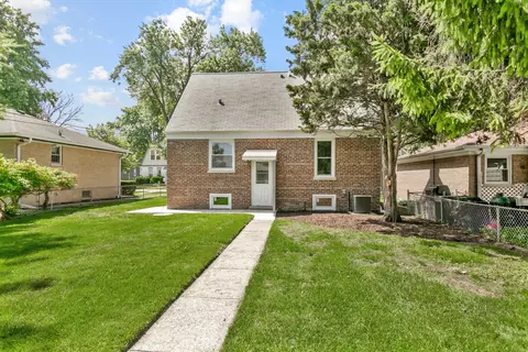 Exterior - 9516 Jackson Ave, Brookfield, IL 60513 photo 5 of 5